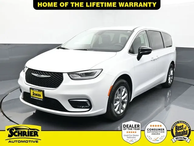 White 2024 Chrysler Pacifica Touring L for sale in Omaha, NE