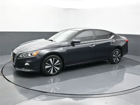 Photos of 2022 Nissan Altima 2.5 SV for sale in Omaha, NE at Schrier Automotive Inc