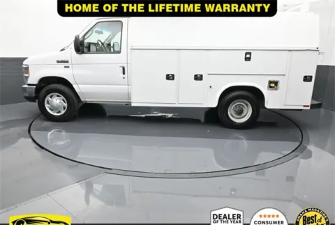 More photos of 2019 Ford E-350SD at Schrier Automotive Inc, NE