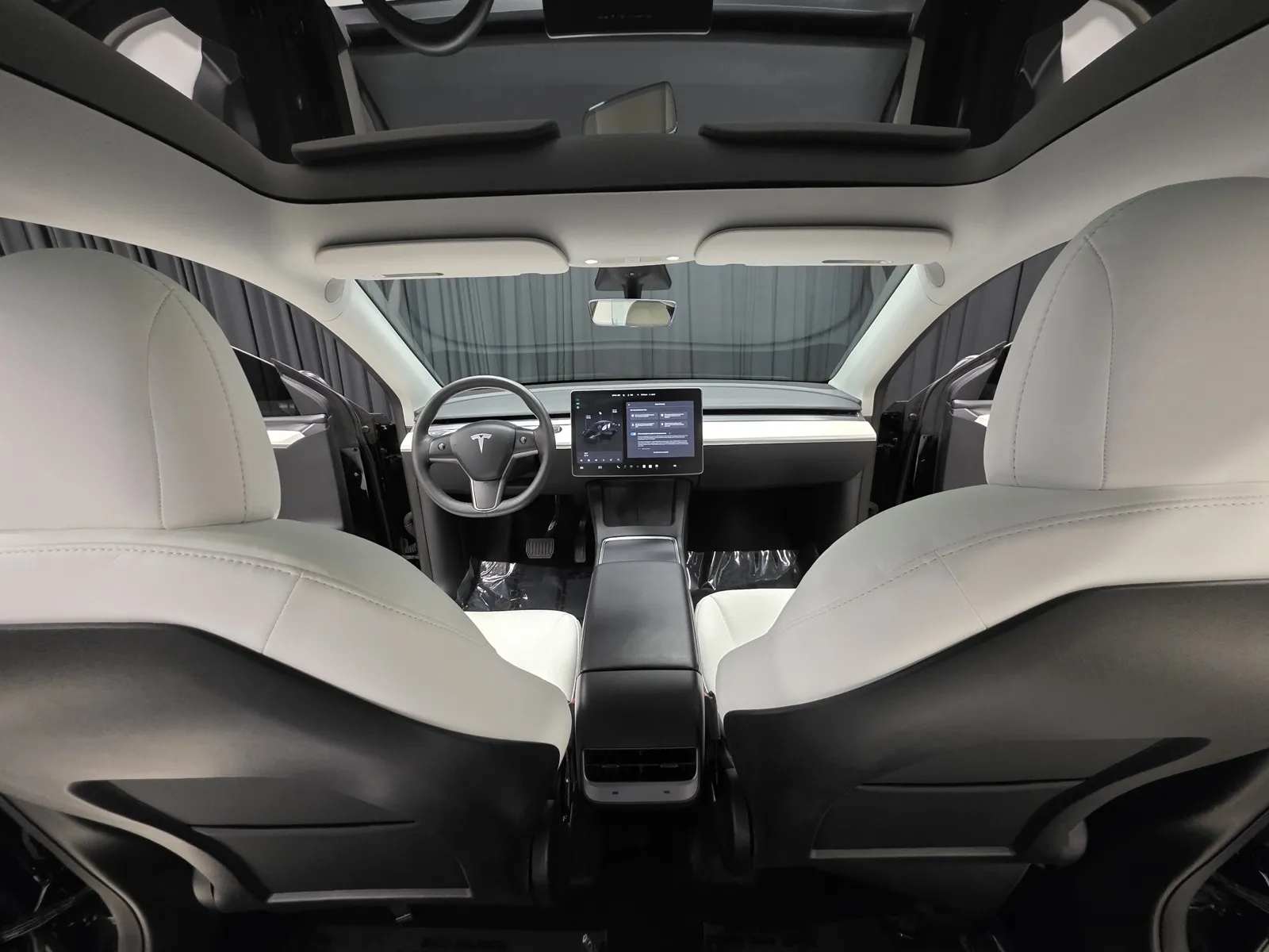 Photos of 2023 Tesla Model Y Long Range for sale in New Albany, IN at HyperCars