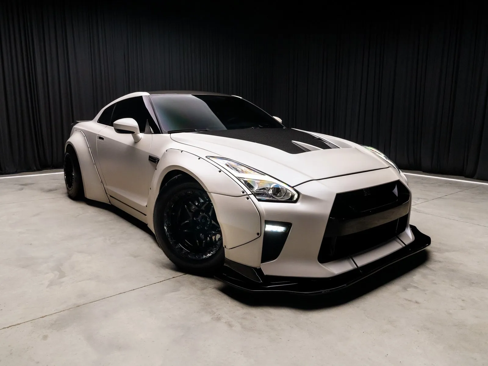Used 2021 Nissan GT-R Premium For Sale (Sold) | Autobyzack Inc Stock  #MM160203, image size:1600x1200