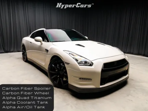 White 2015 Nissan GT-R Premium for sale in New Albany, IN
