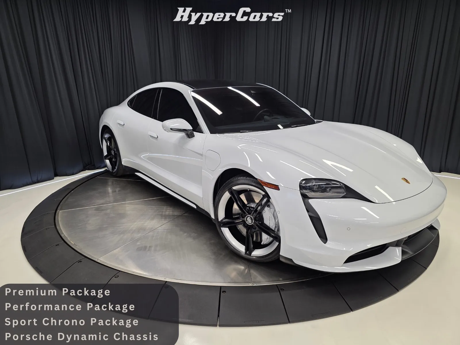 2020 Porsche Taycan Turbo's photo