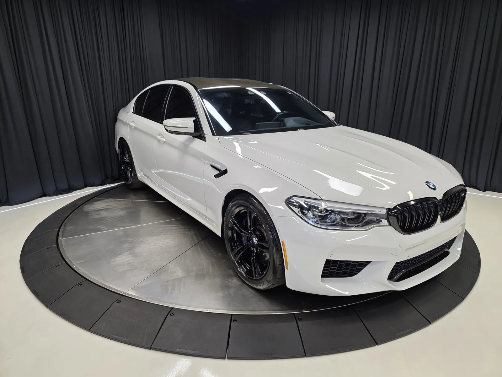 More photos of 2019 BMW M5 at HyperCars, IN