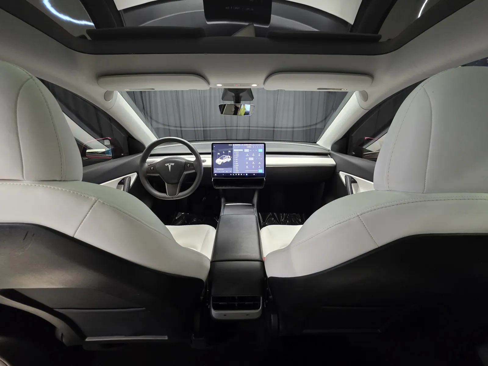 Photos of 2021 Tesla Model Y Long Range for sale in New Albany, IN at HyperCars