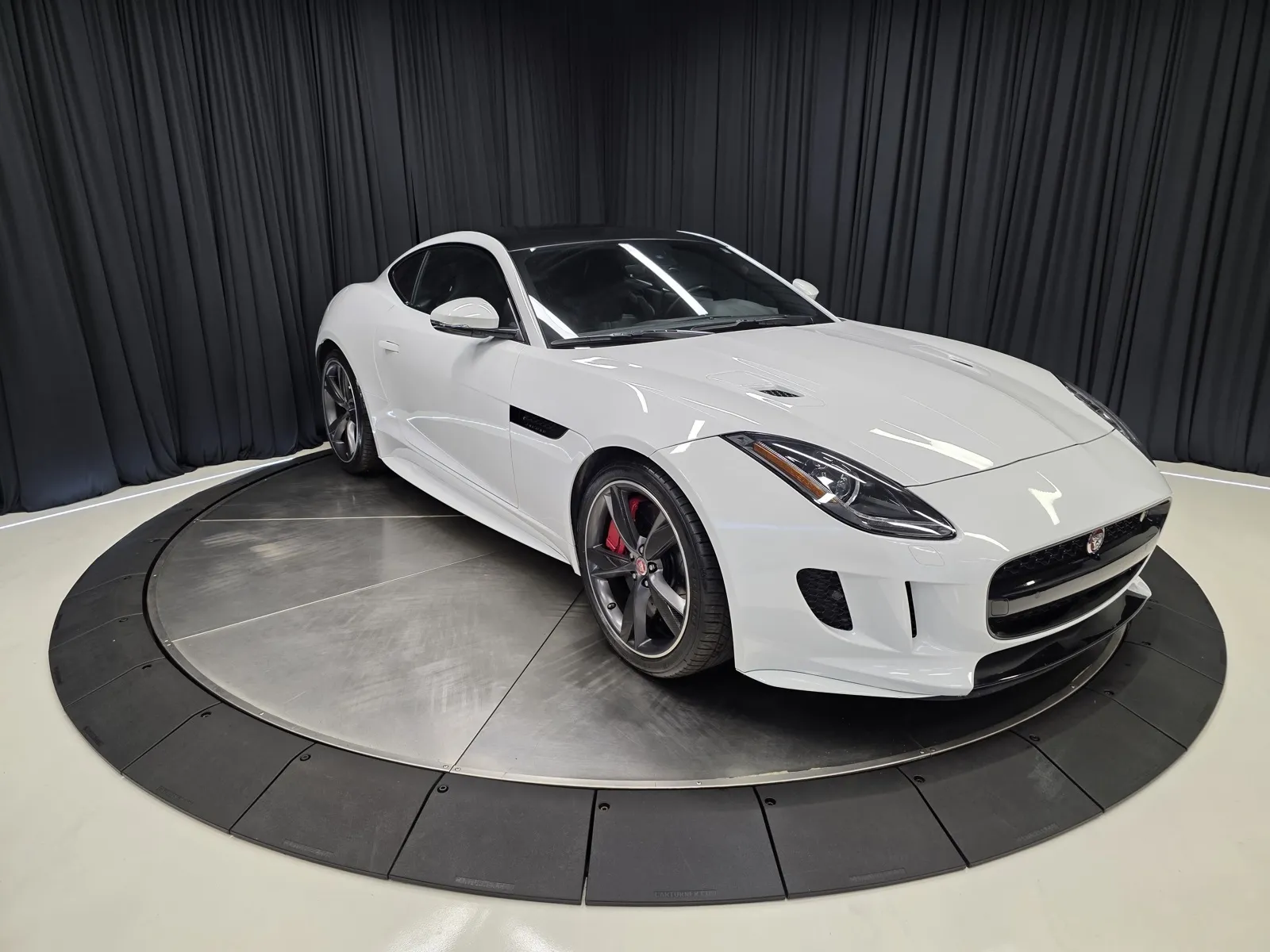 More photos of 2016 Jaguar F-TYPE R at HyperCars, IN