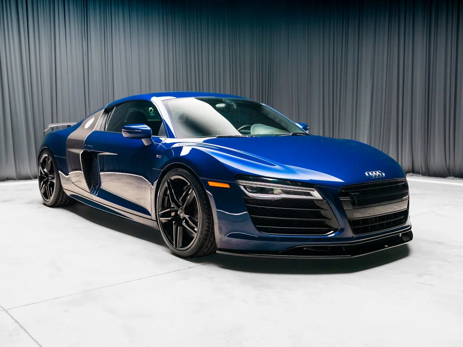 Photos of 2014 Audi R8 5.2 for sale in New Albany, IN at HyperCars