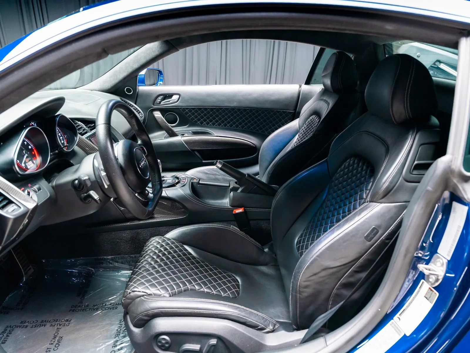 More photos of 2014 Audi R8 5.2 at HyperCars, IN