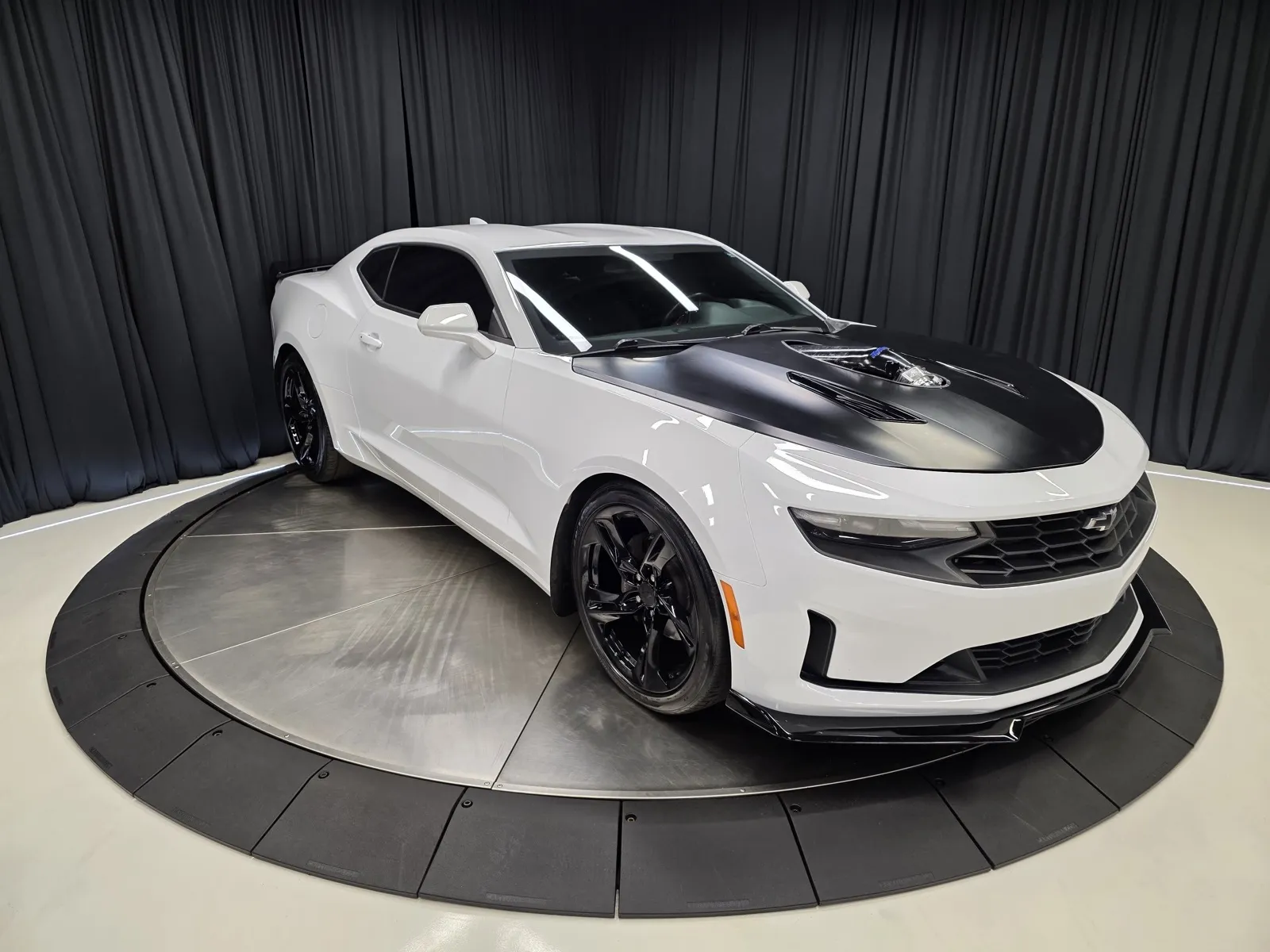 More photos of 2020 Chevrolet Camaro LT1 at HyperCars, IN