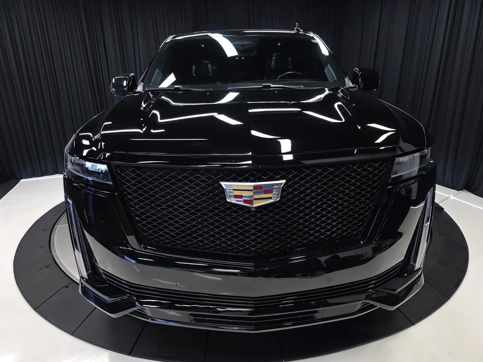 Another view of 2022 Cadillac Escalade ESV Sport Platinum for sale in New Albany, IN at HyperCars