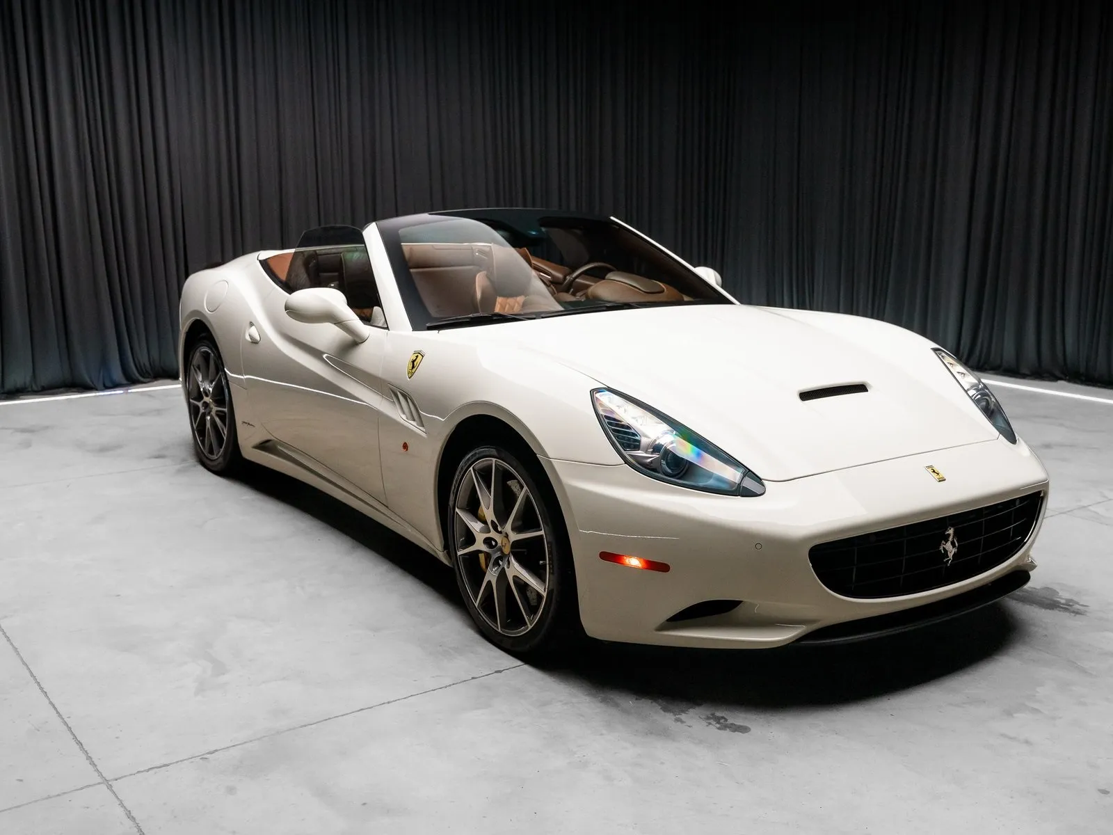 Photos of 2013 Ferrari California for sale in New Albany, IN at HyperCars