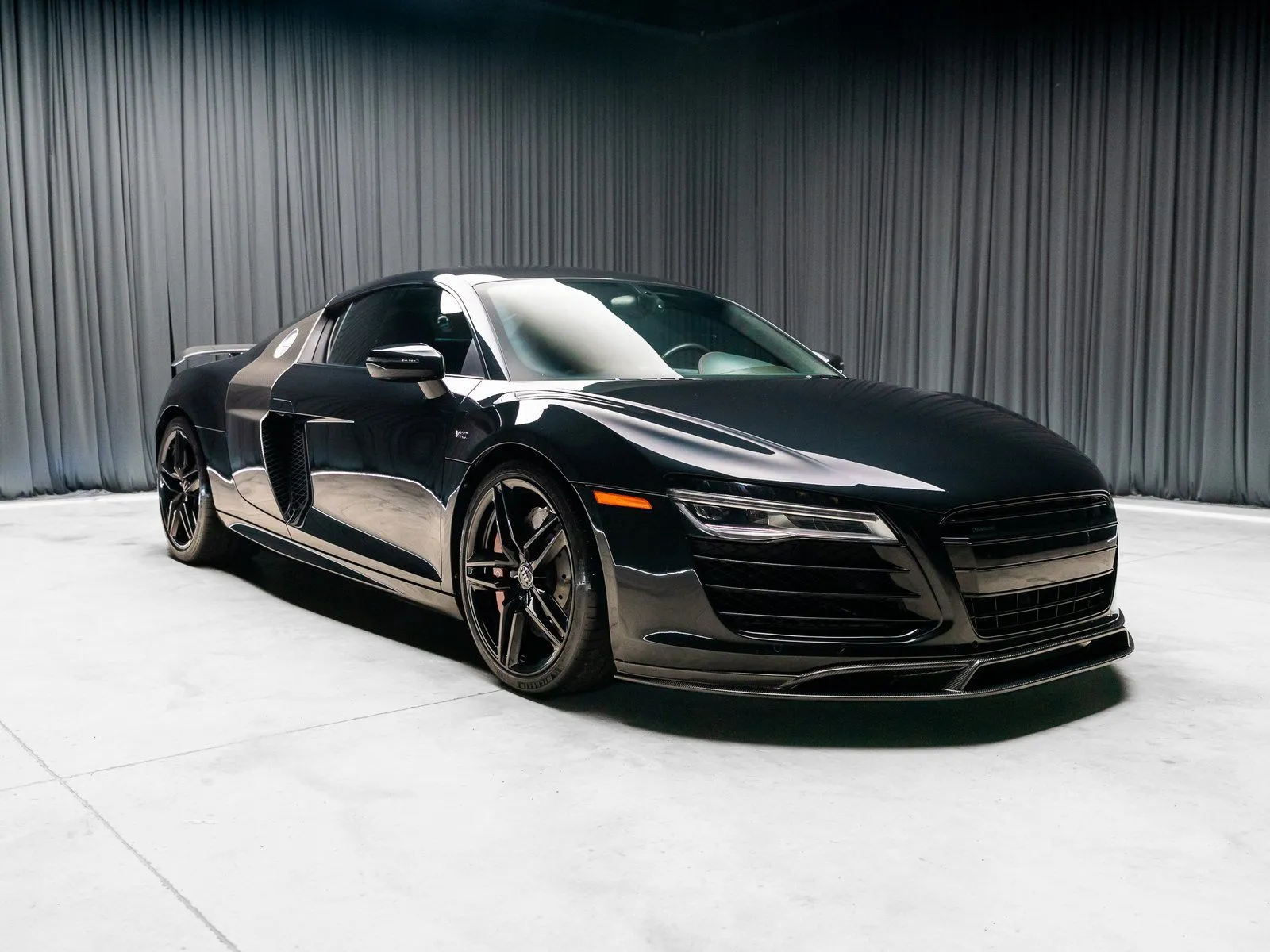 Photos of 2014 Audi R8 5.2 for sale in New Albany, IN at HyperCars