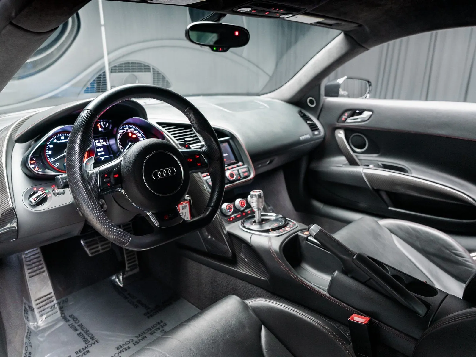 More photos of 2014 Audi R8 5.2 at HyperCars, IN