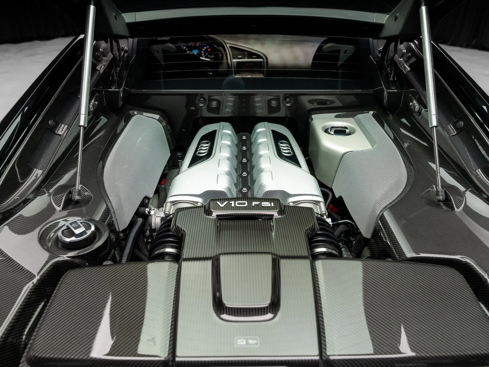 More photos of 2014 Audi R8 5.2 at HyperCars, IN