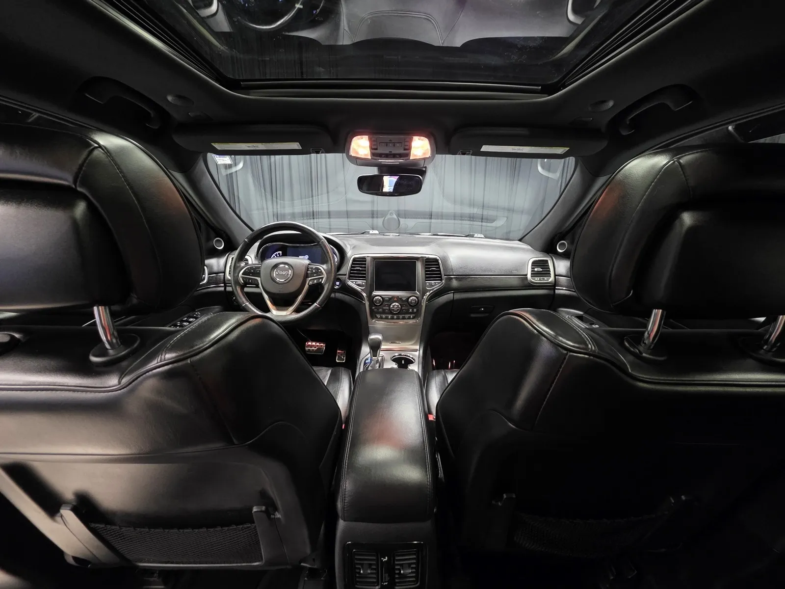 Photos of 2018 Jeep Grand Cherokee High Altitude for sale in New Albany, IN at HyperCars