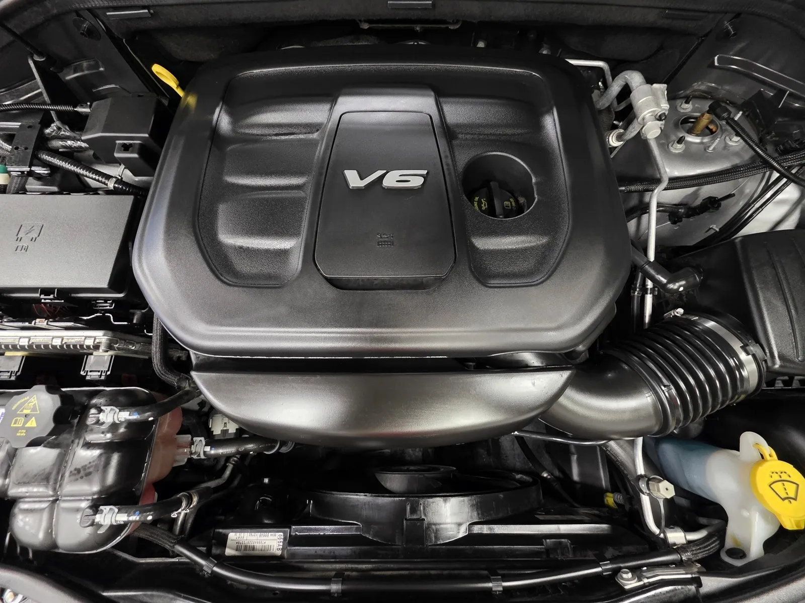 Another view of 2018 Jeep Grand Cherokee High Altitude for sale in New Albany, IN at HyperCars