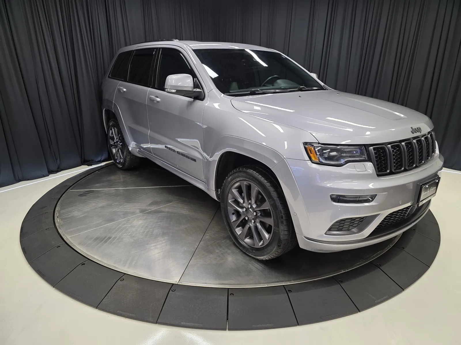 More photos of 2018 Jeep Grand Cherokee High Altitude at HyperCars, IN