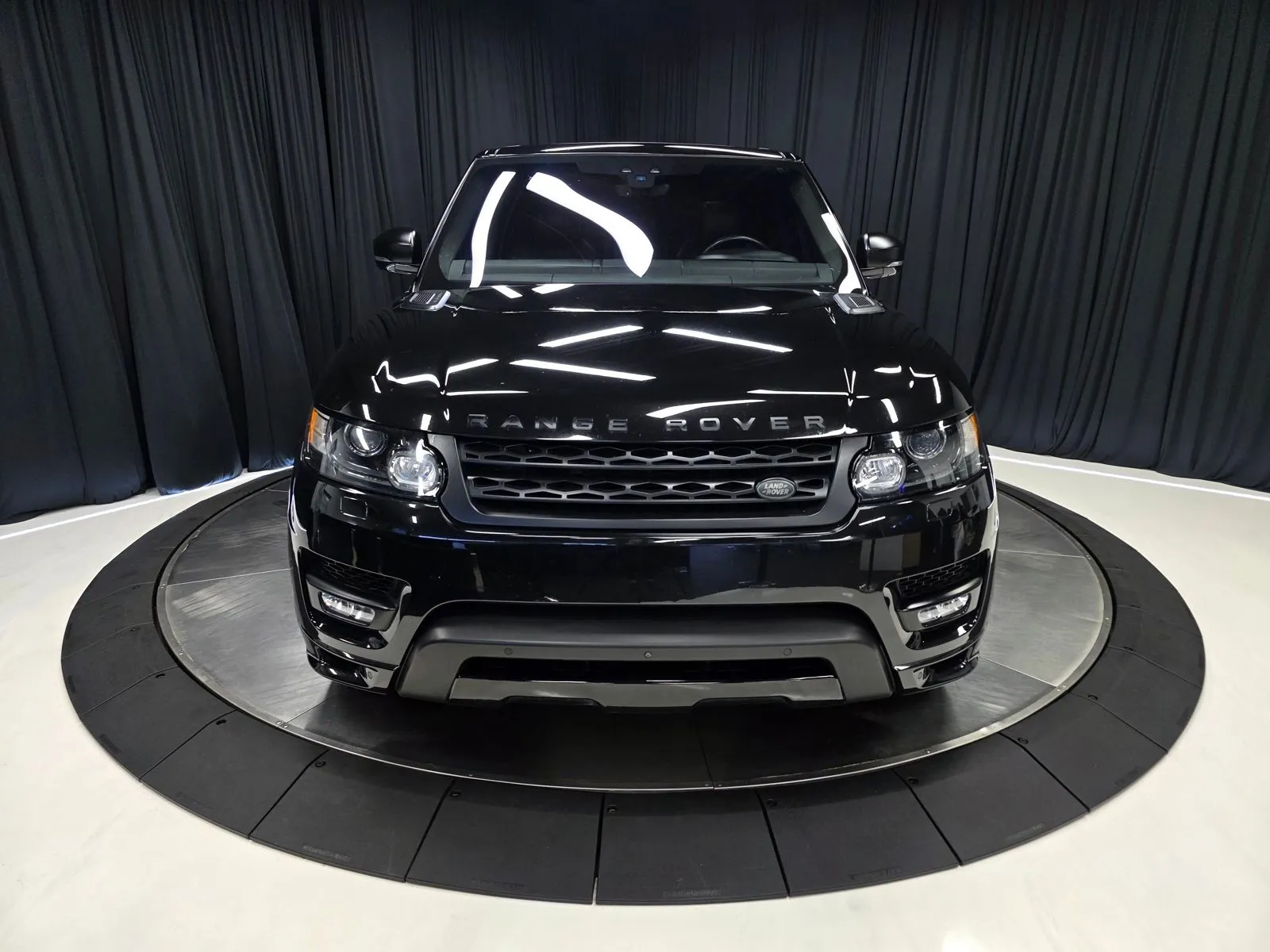 More photos of 2017 Land Rover Range Rover Sport 5.0L V8 Supercharged Autobiography at HyperCars, IN
