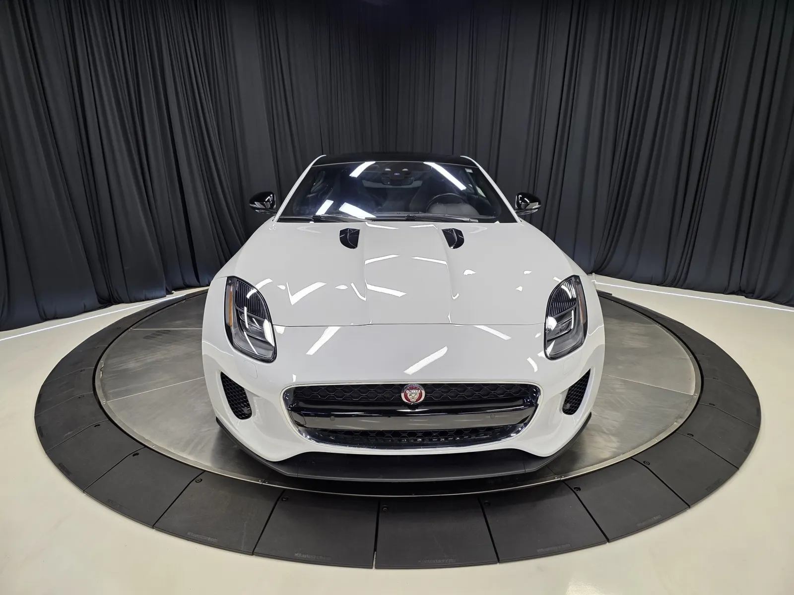 More photos of 2018 Jaguar F-TYPE at HyperCars, IN