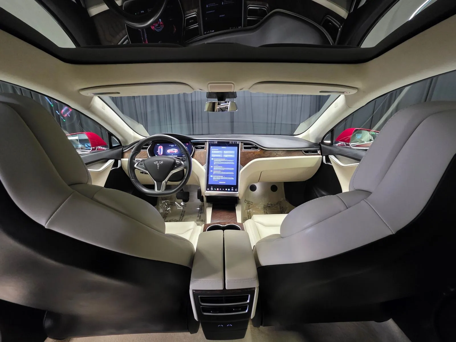 Photos of 2018 Tesla Model S 75D for sale in New Albany, IN at HyperCars