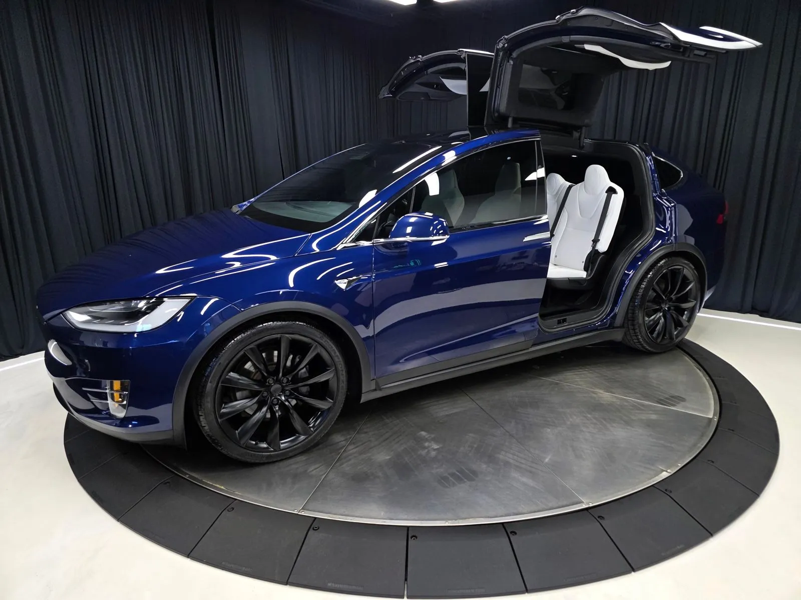 2018 Tesla Model X 100D - Photo 18