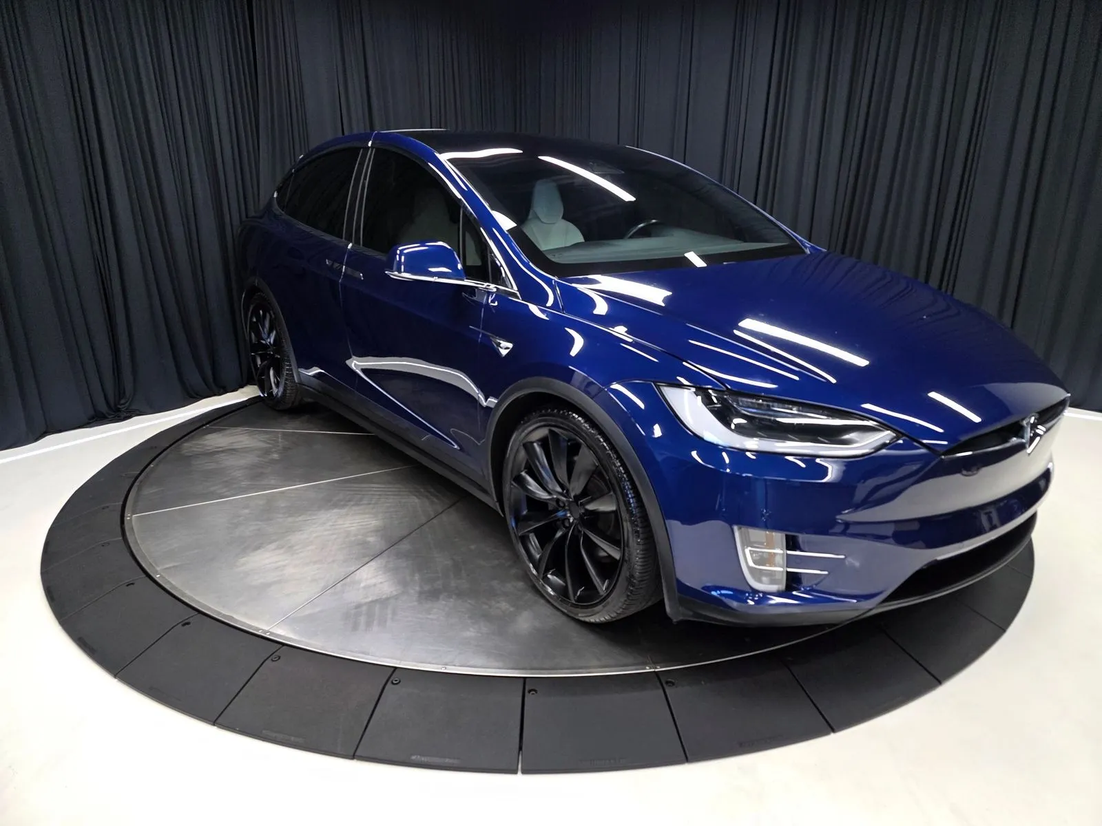 2018 Tesla Model X 100D - Photo 7