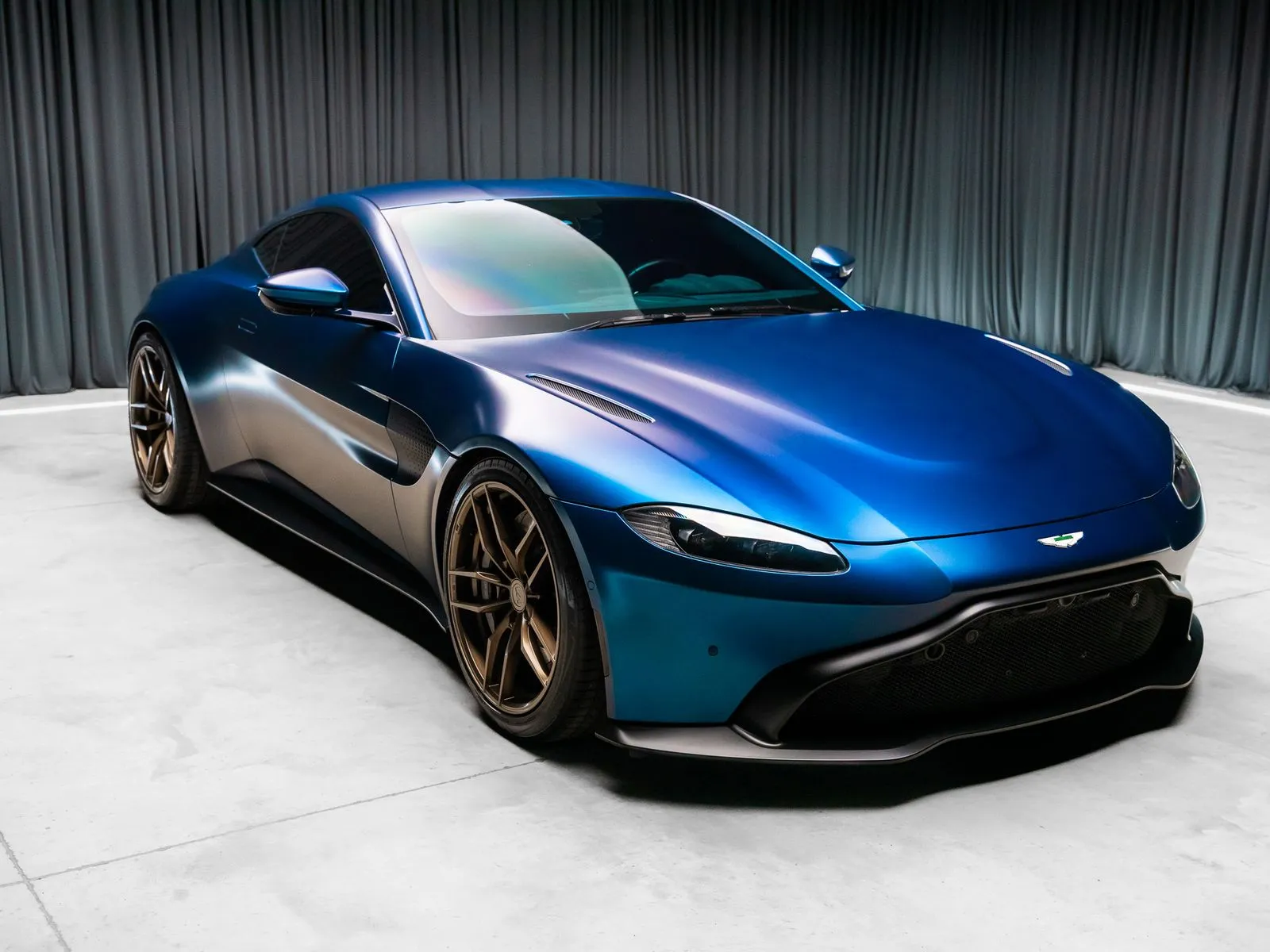 Photos of 2019 Aston Martin Vantage for sale in New Albany, IN at HyperCars