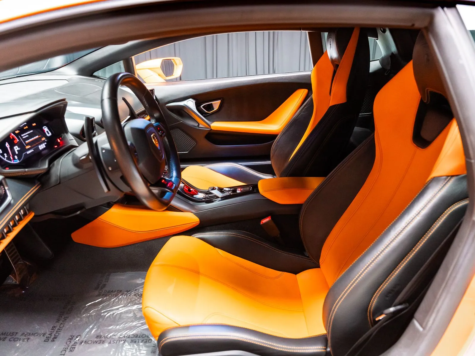 More photos of 2015 Lamborghini Huracan LP610-4 at HyperCars, IN