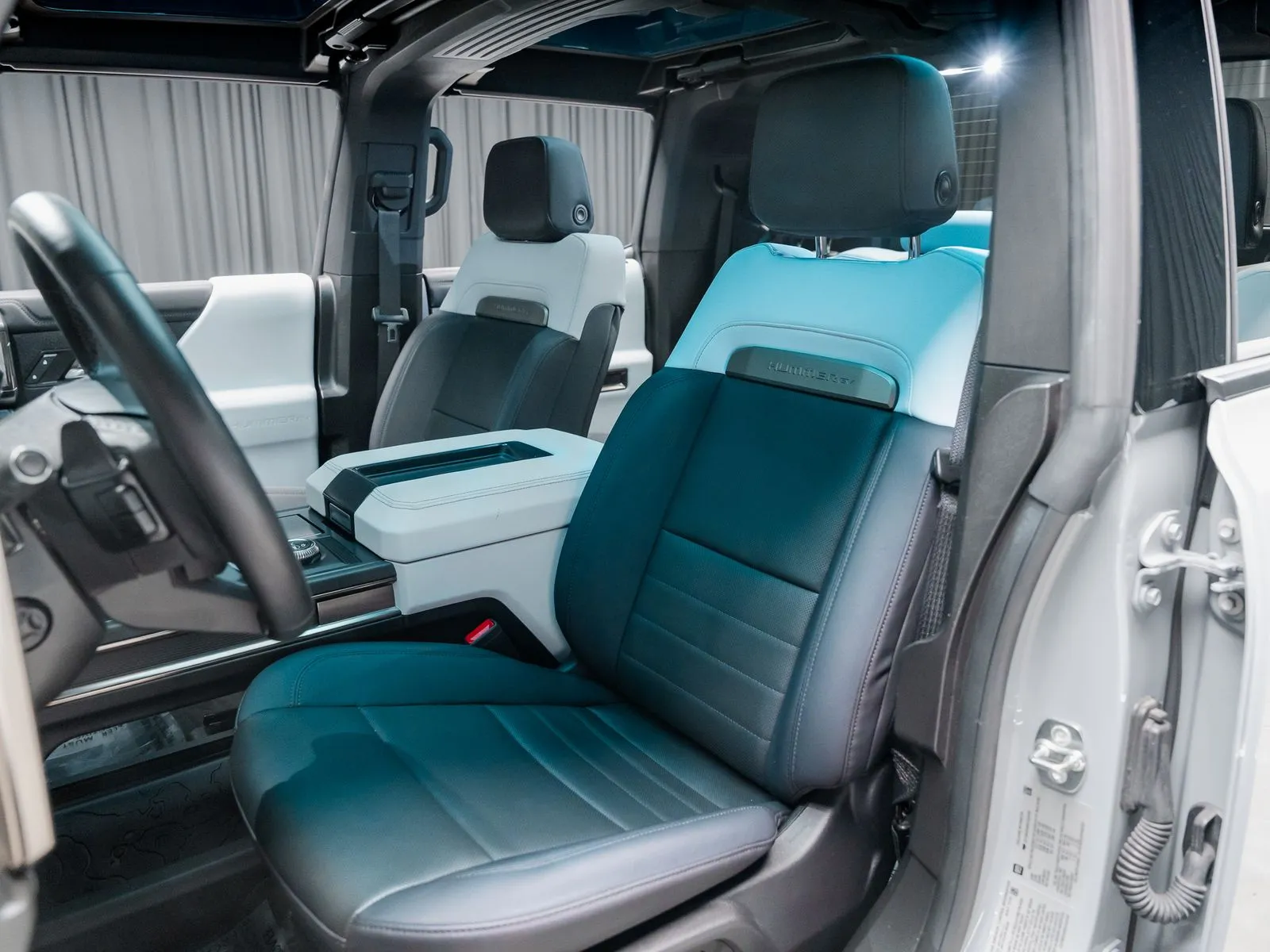 More photos of 2025 GMC Hummer EV Pickup 3X at HyperCars, IN