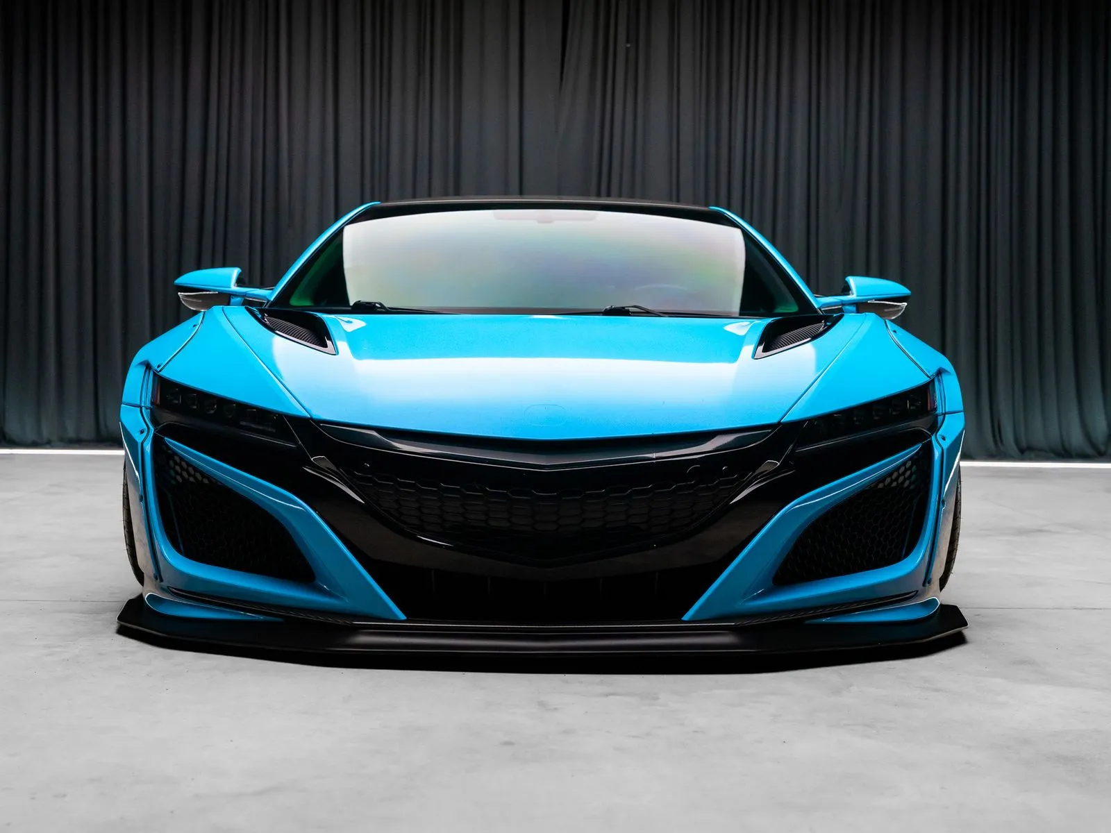 Photos of 2017 Acura NSX for sale in New Albany, IN at HyperCars
