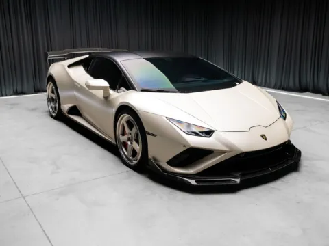 Another view of 2021 Lamborghini Huracan EVO for sale in New Albany, IN at HyperCars