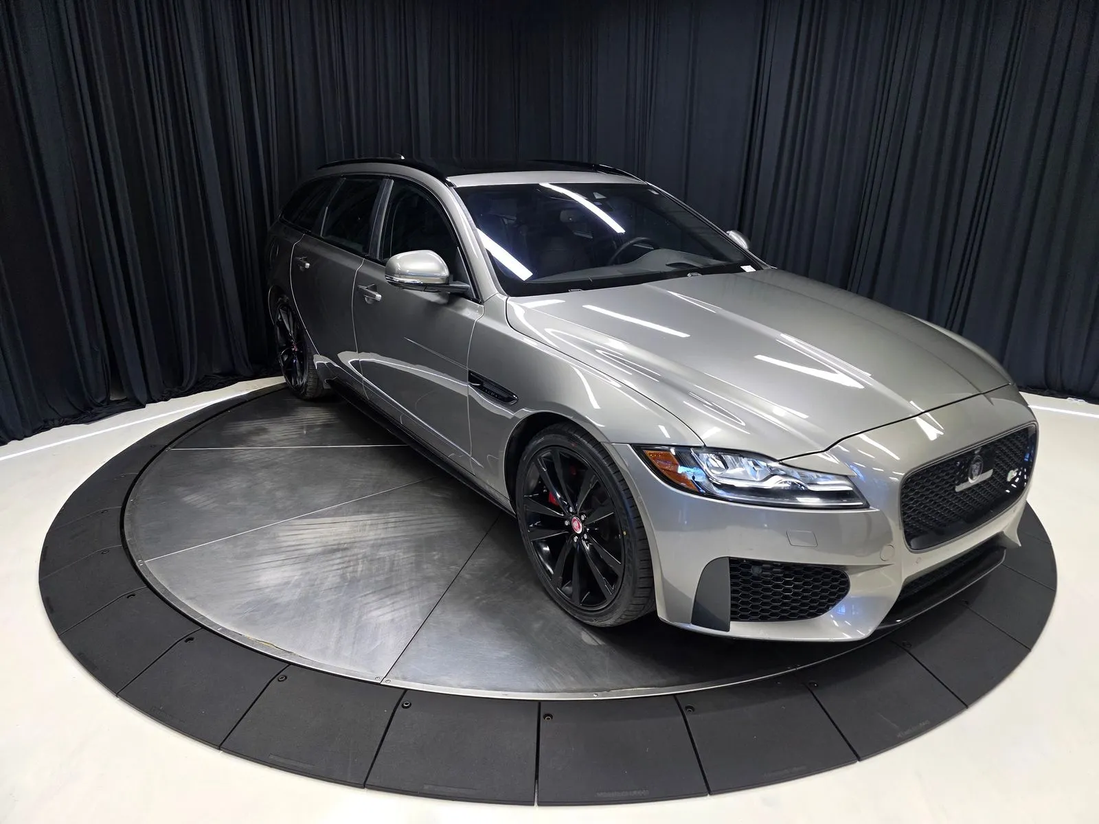 More photos of 2018 Jaguar XF S at HyperCars, IN