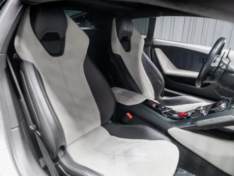 More photos of 2015 Lamborghini Huracan LP610-4 at HyperCars, IN