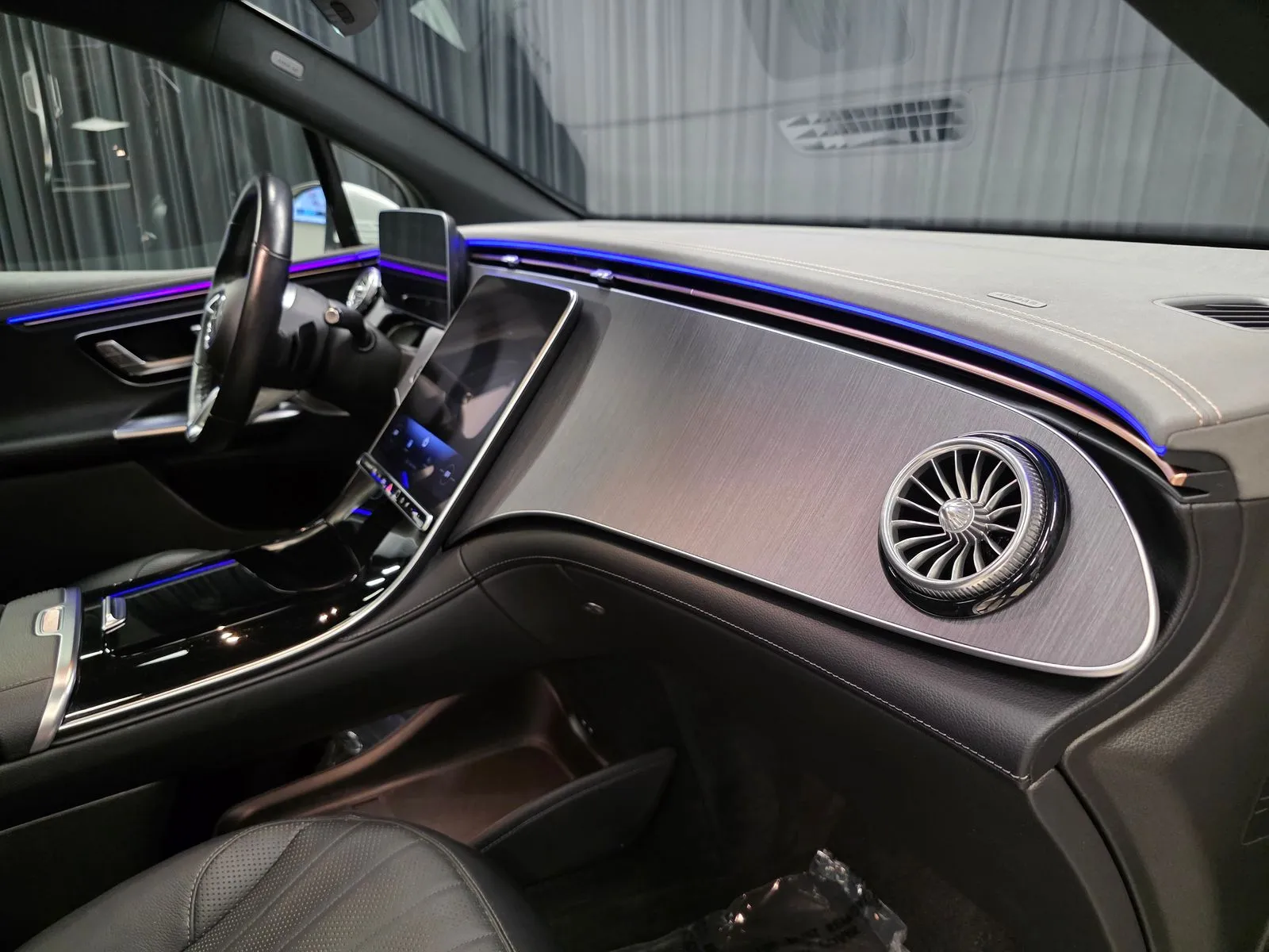 More photos of 2023 Mercedes-Benz EQE 500 SUV at HyperCars, IN