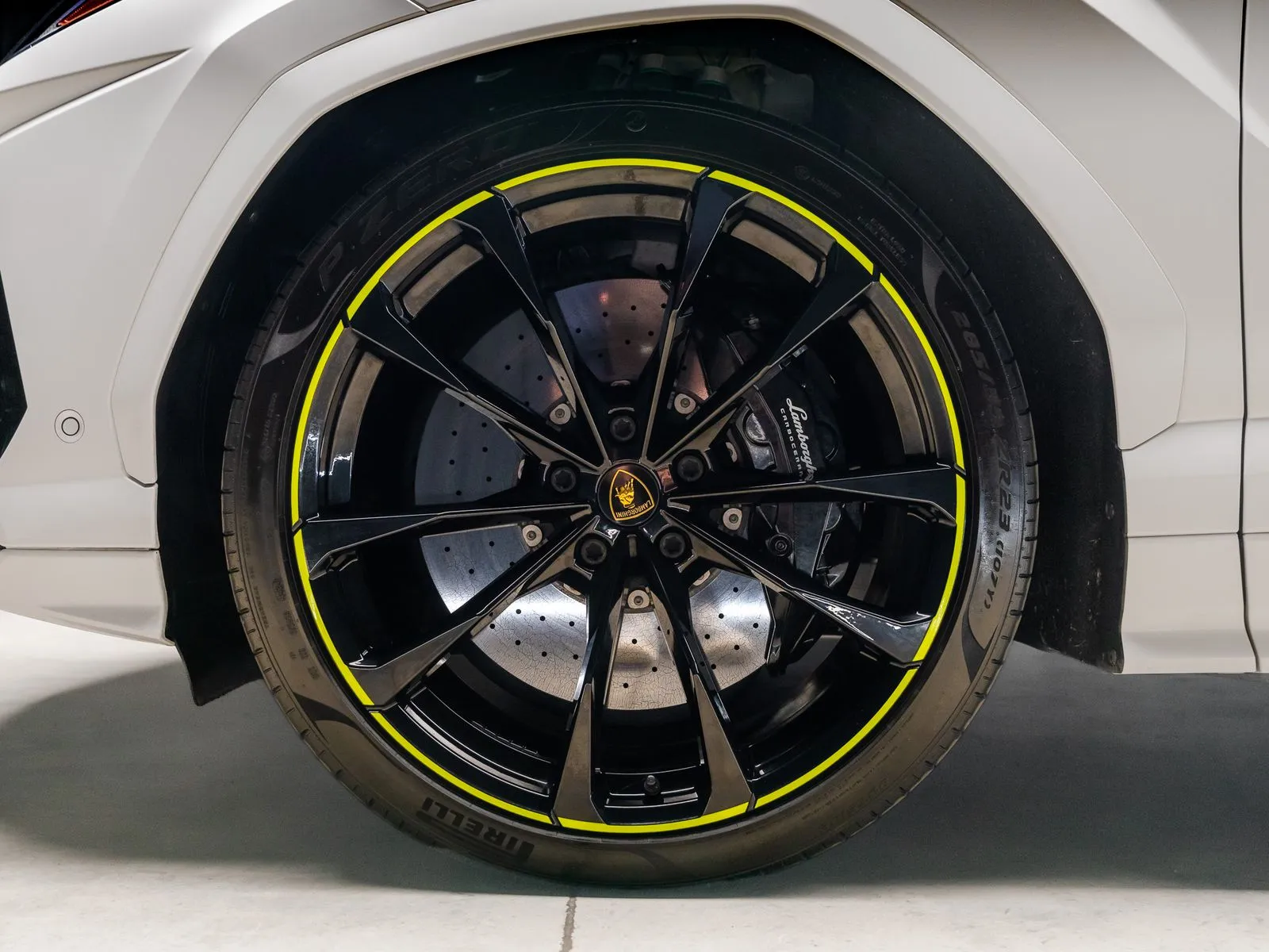 More photos of 2022 Lamborghini Urus Pearl Capsule at HyperCars, IN