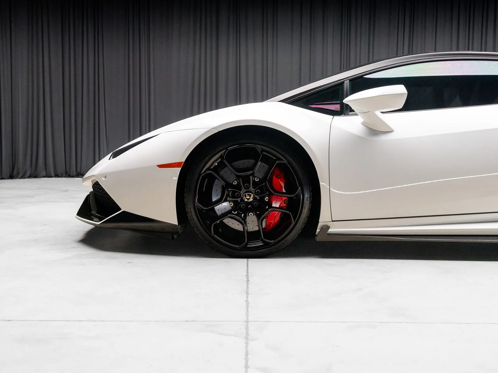 Another view of 2016 Lamborghini Huracan LP610-4 for sale in New Albany, IN at HyperCars