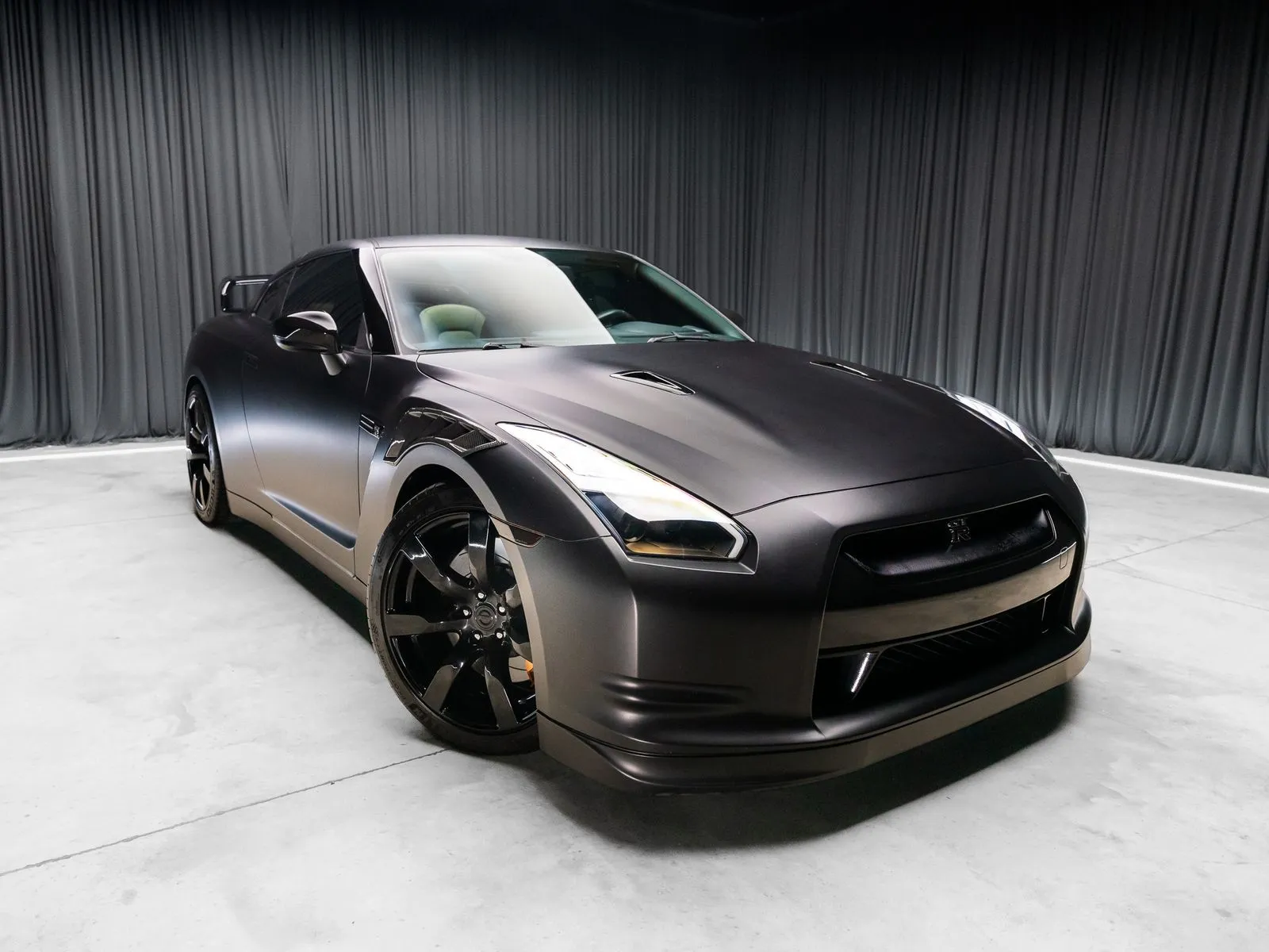 Gray 2009 Nissan GT-R Premium for sale in New Albany, IN
