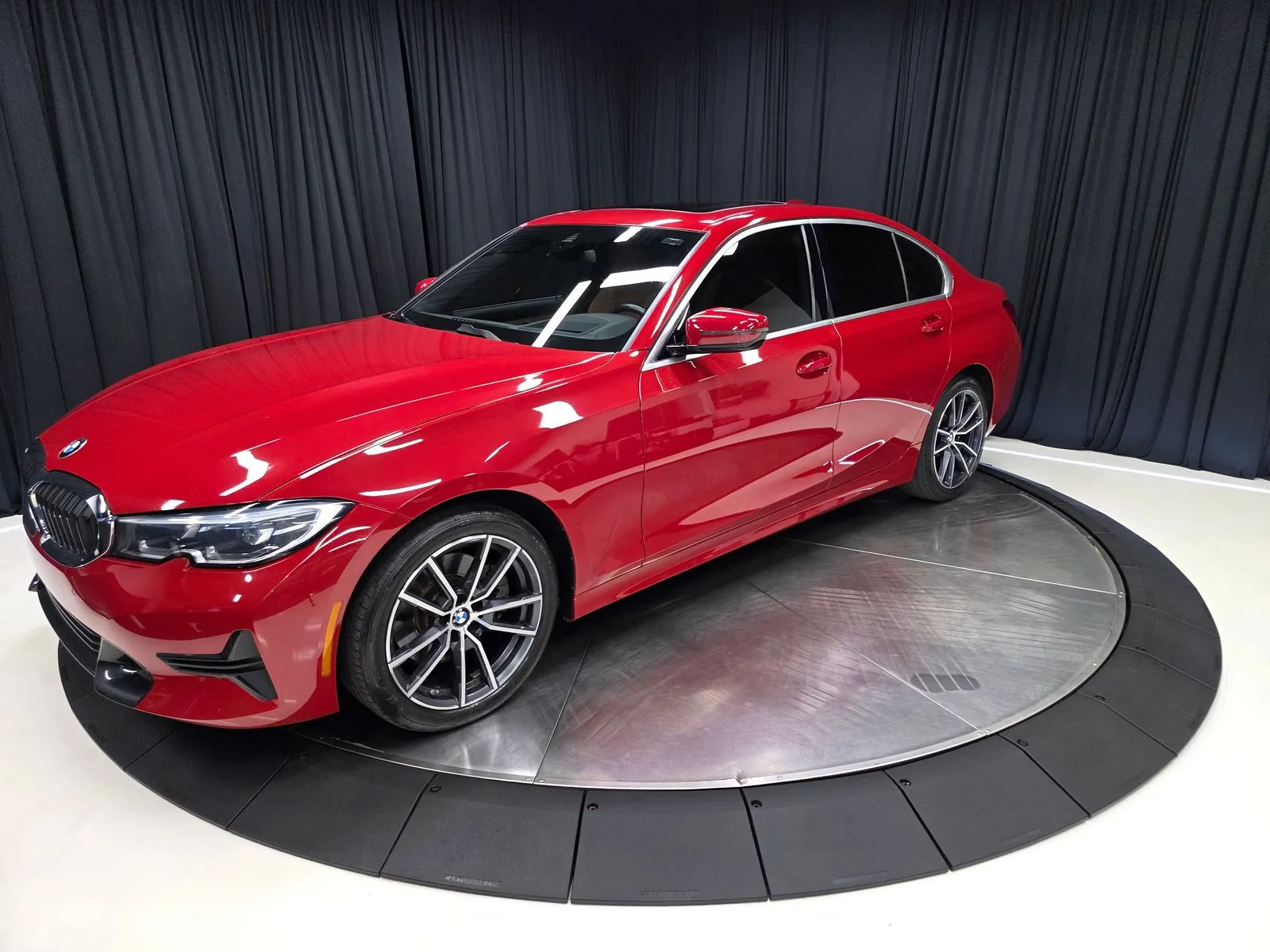 2022 BMW 3 Series 330i - Photo 9