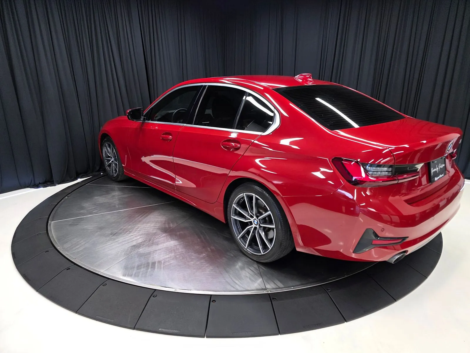 2022 BMW 3 Series 330i - Photo 11