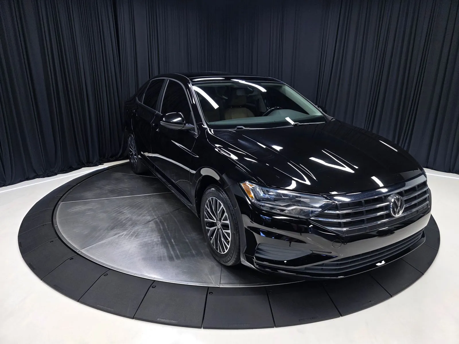 More photos of 2019 Volkswagen Jetta 1.4T SE at HyperCars, IN