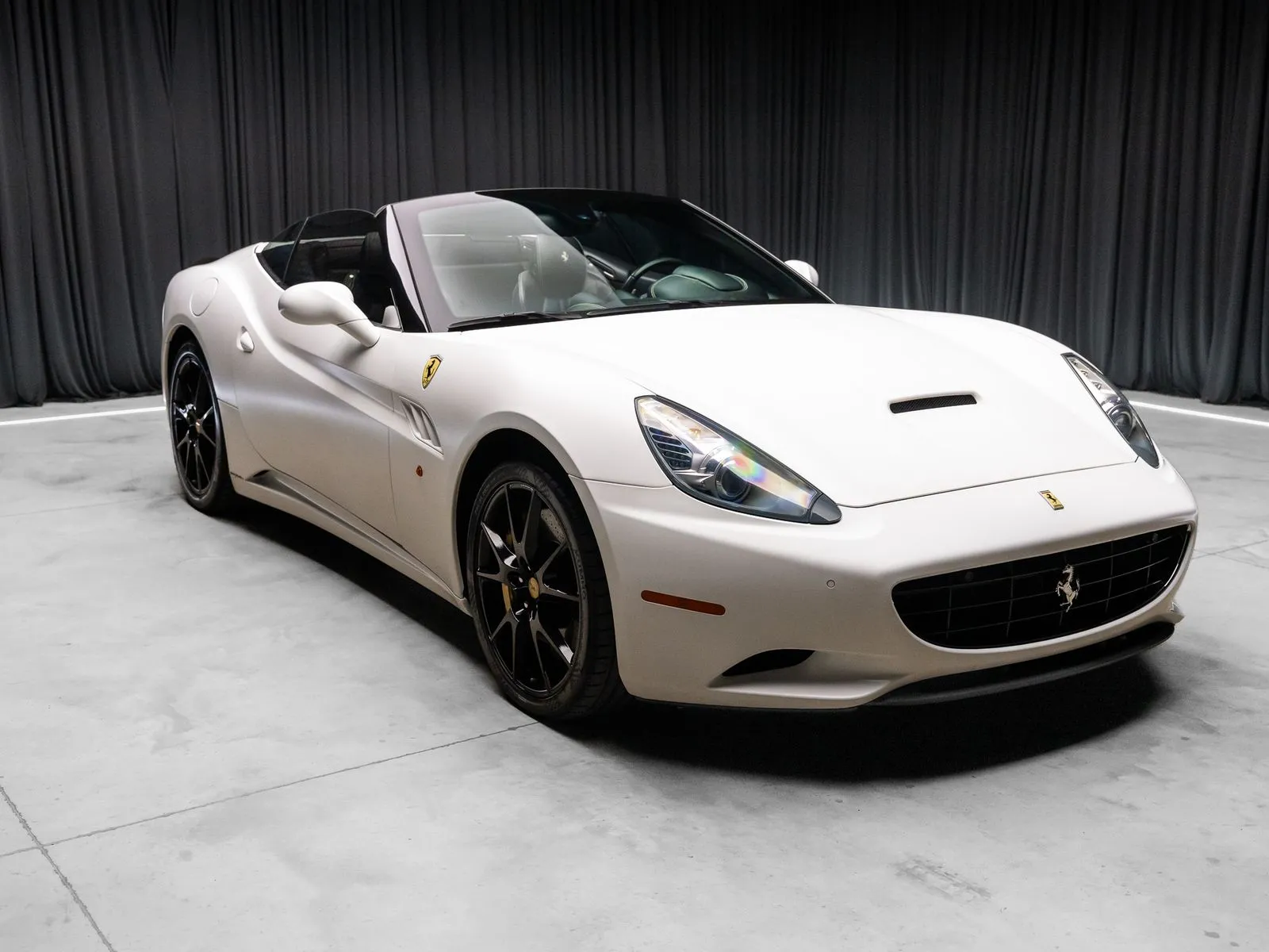 Photos of 2013 Ferrari California for sale in New Albany, IN at HyperCars