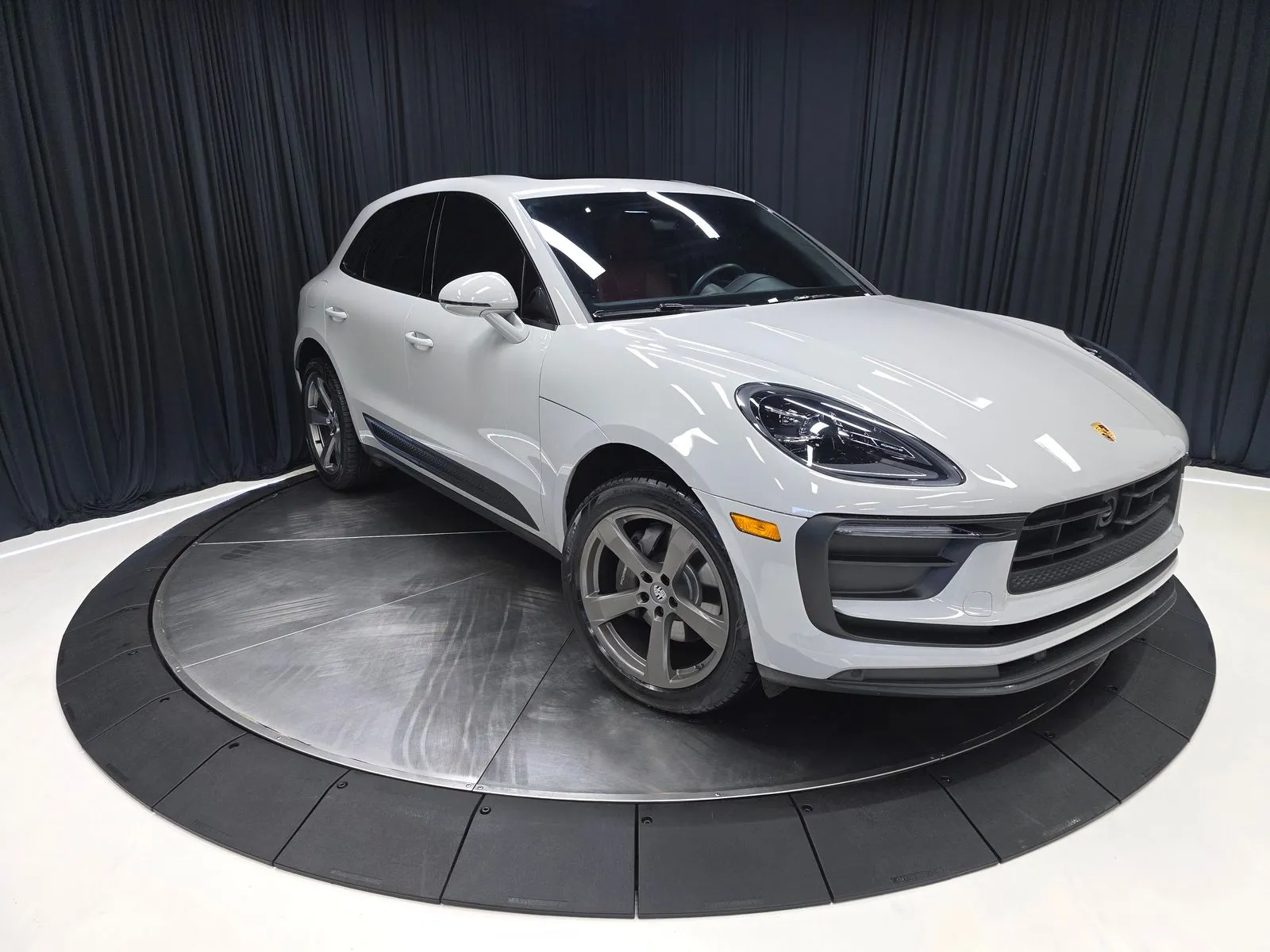 White 2023 Porsche Macan for sale in New Albany, IN