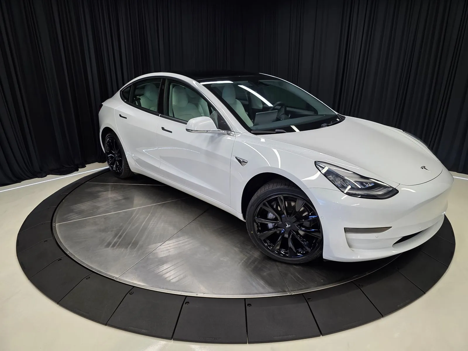 White 2019 Tesla Model 3 Standard Range Plus for sale in New Albany, IN