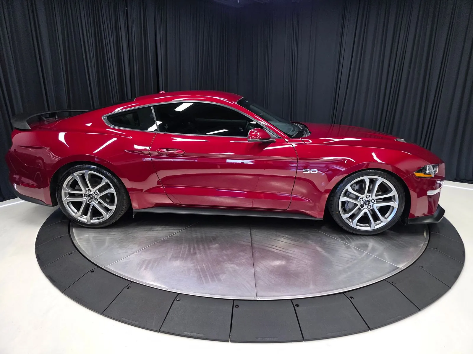 2019 Ford Mustang GT Premium - Photo 14