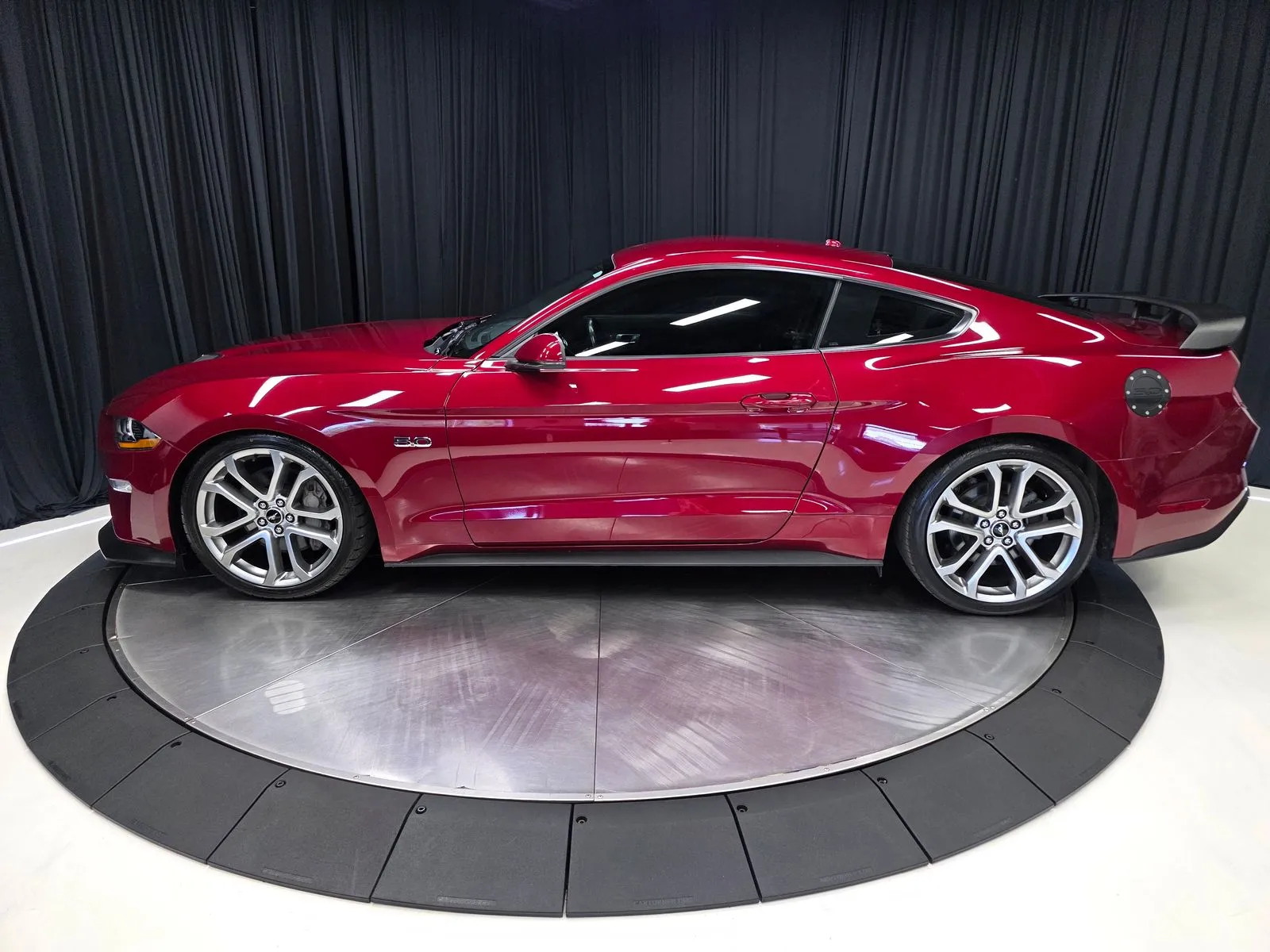 2019 Ford Mustang GT Premium - Photo 10