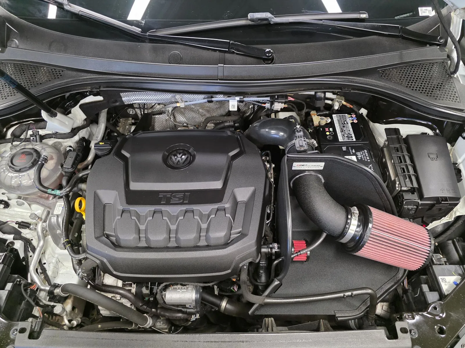 Photos of 2022 Volkswagen Tiguan 2.0T SEL R-Line for sale in New Albany, IN at HyperCars
