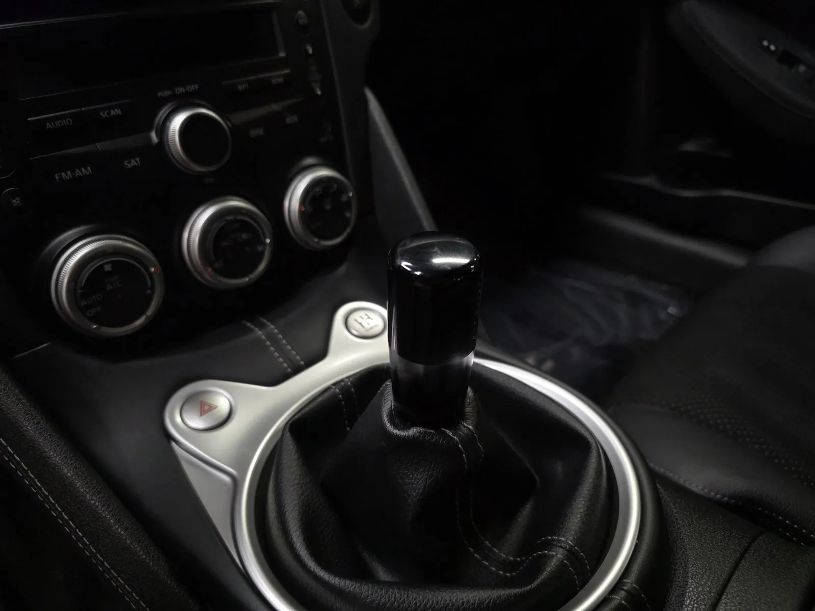 Photos of 2009 Nissan 370Z Touring for sale in New Albany, IN at HyperCars