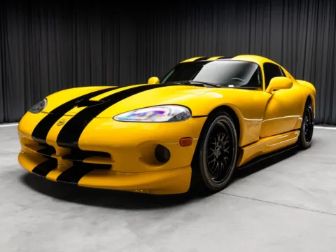 More photos of 2001 Dodge Viper GTS at HyperCars, IN