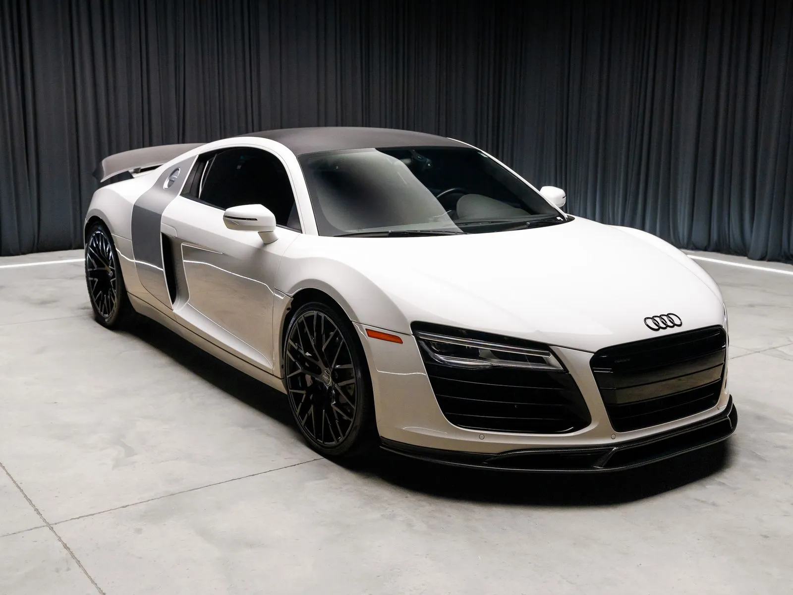 Photos of 2014 Audi R8 4.2 for sale in New Albany, IN at HyperCars