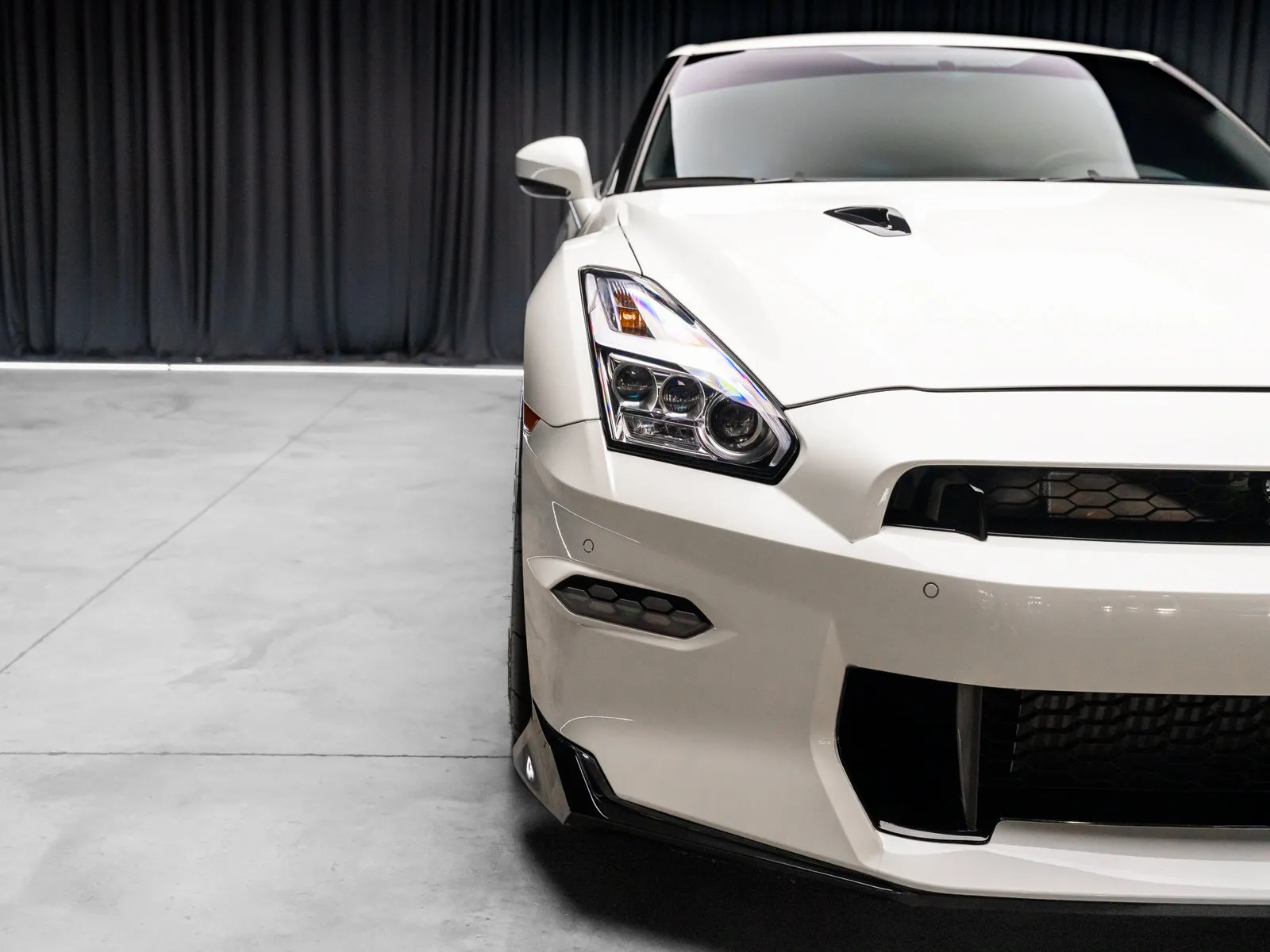 2024 Nissan GT-R Premium - Photo 23